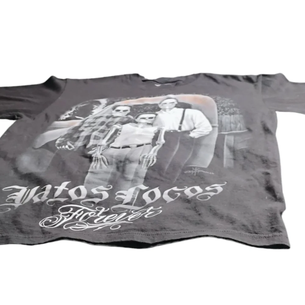 Men's Size Large Graphic T-Shirt Vatos Locos Forever DGA Mexican Skulls BLACK - Picture 4 of 8